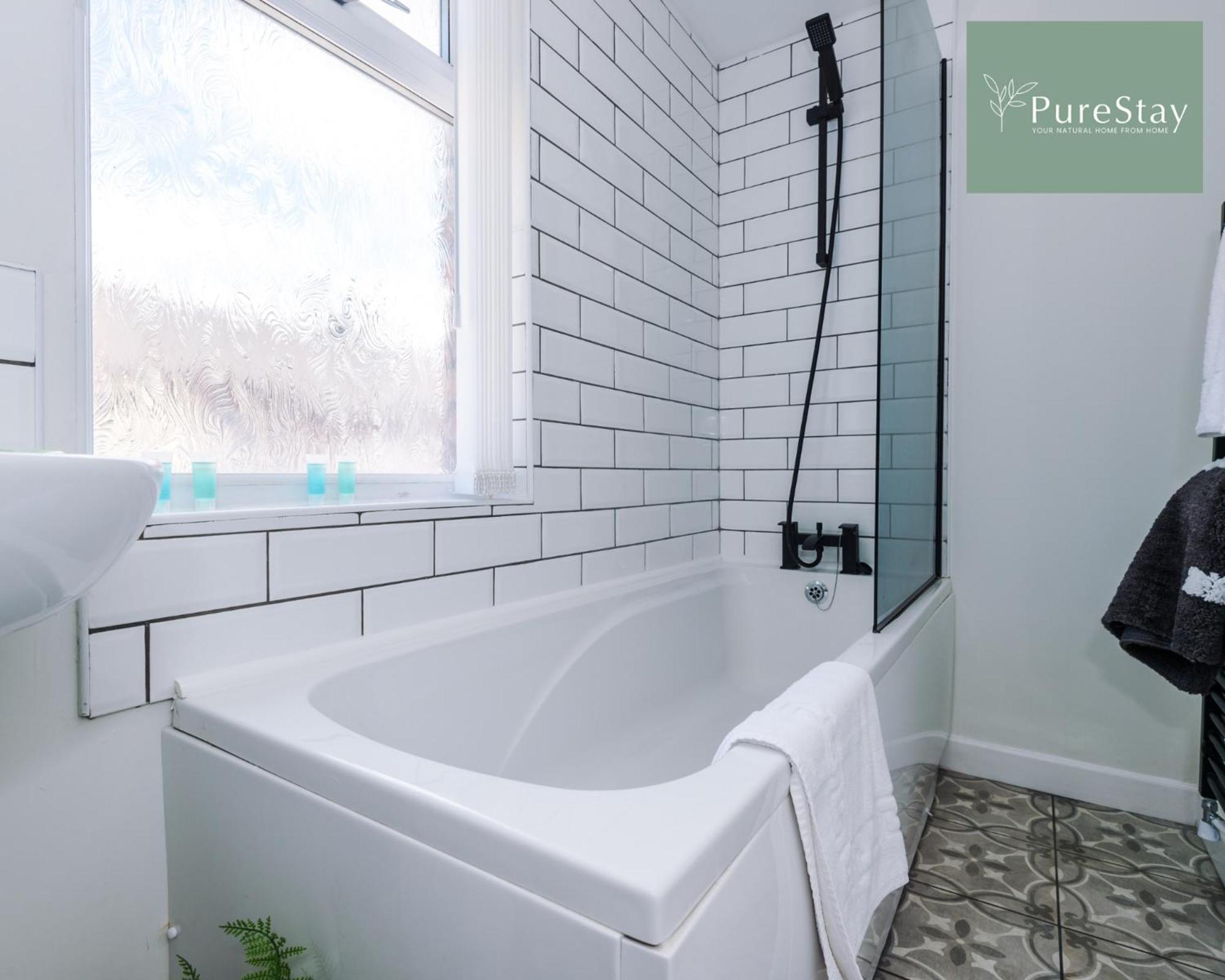 Perfect Contractor House In Liverpool With 7 Beds By Purestay - 7 Night Min エクステリア 写真